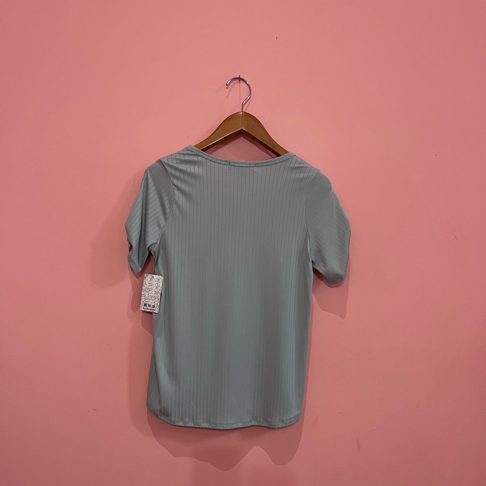 Gray Ribbed Short Sleeve Top - Picture 4 of 6